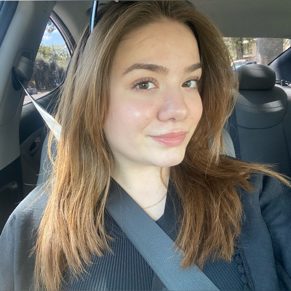 Meet your Posher, Lina